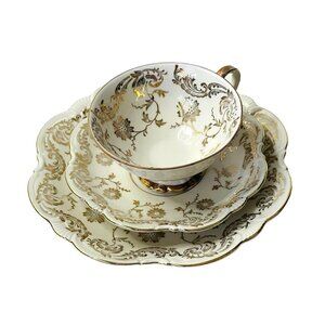 Teacup Saucer Dessert Plate Johann Seltmann Vohenstraub Bavaria 3 pc Set1579Teac